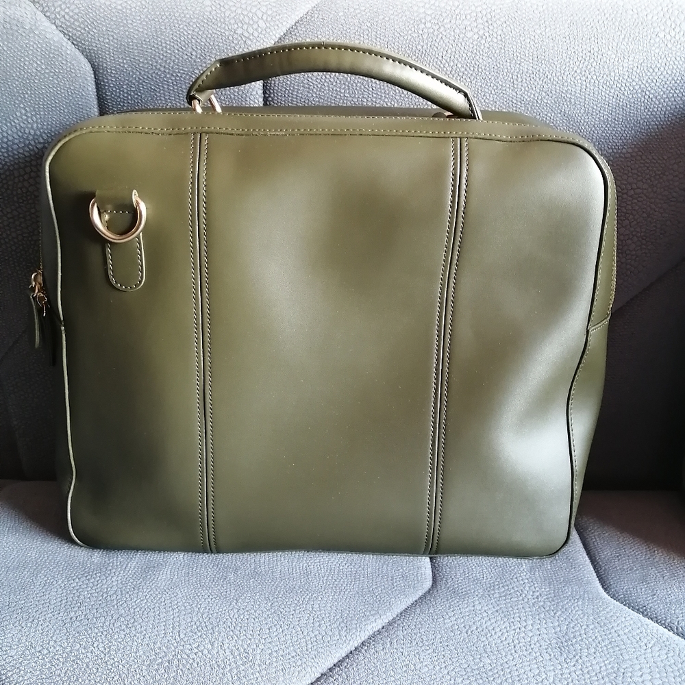 Jesse & Jane Laptop Bag Olive Colour Vegan Leather Business Office Study